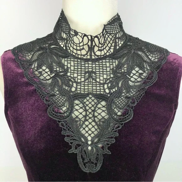 Le Château velvet and lace top - Picture 7 of 7